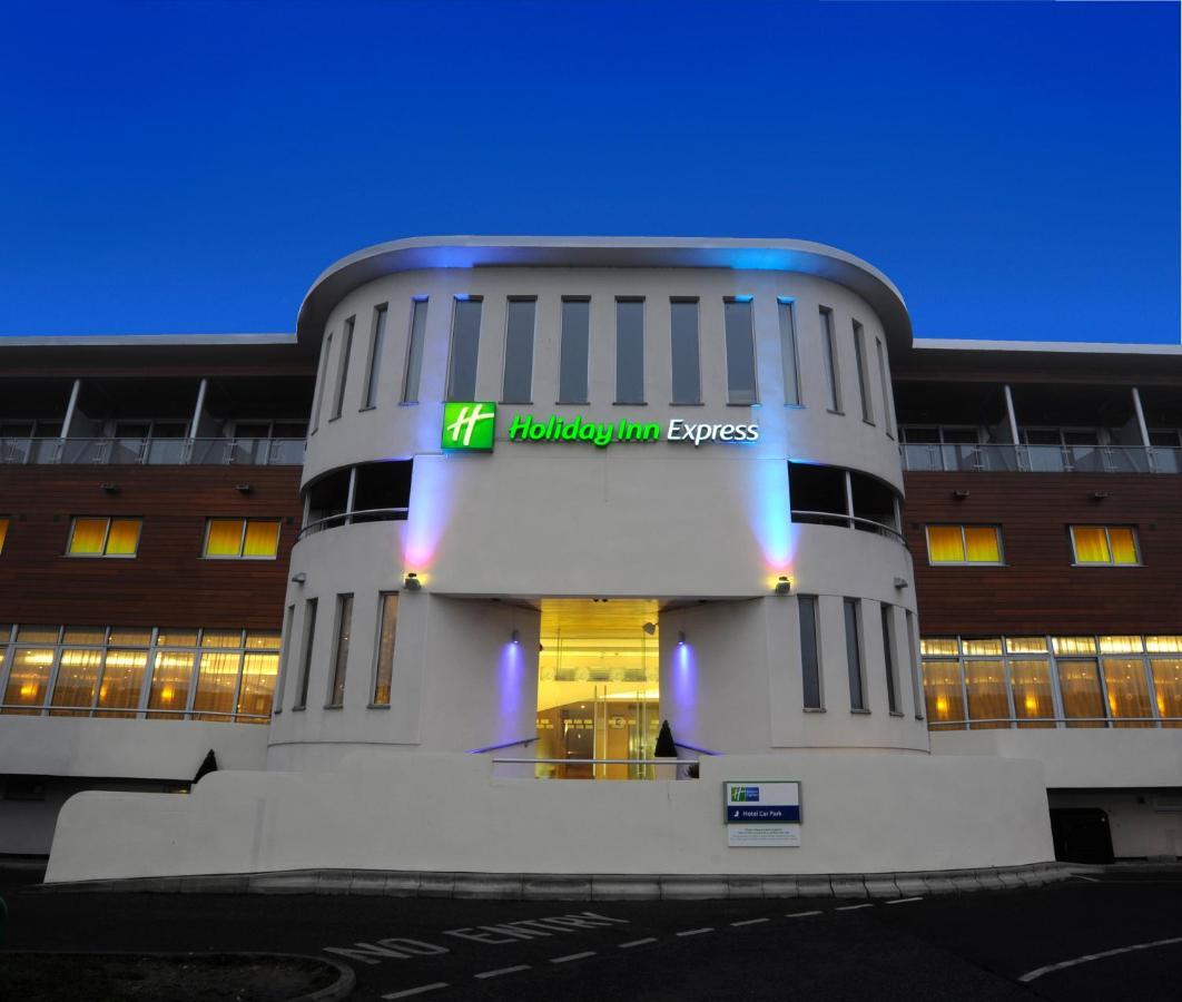 Holiday Inn Express Crewe, An Ihg Hotel Exteriör bild