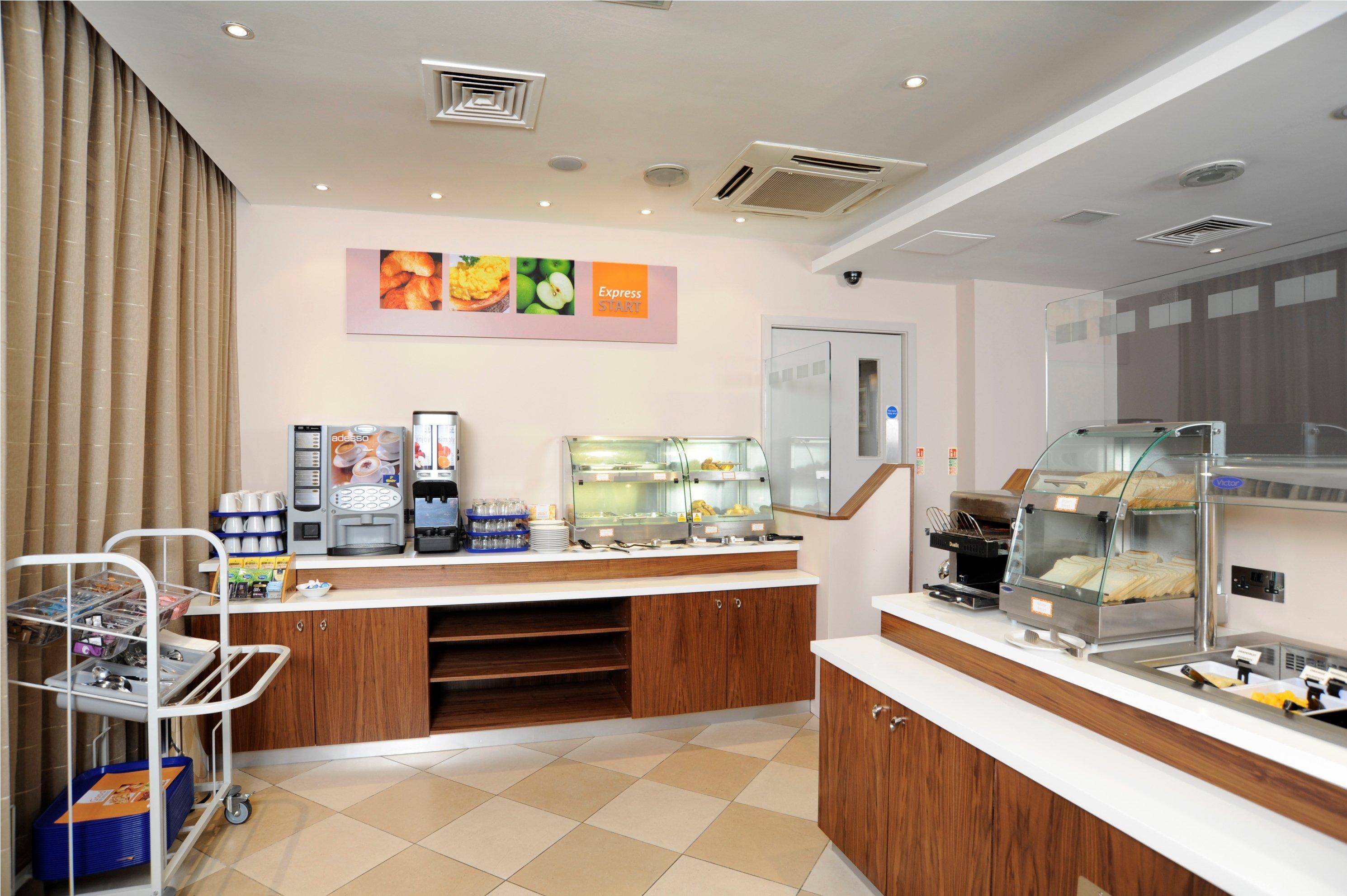 Holiday Inn Express Crewe, An Ihg Hotel Exteriör bild