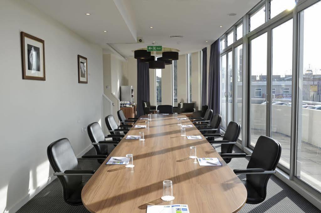 Holiday Inn Express Crewe, An Ihg Hotel Exteriör bild