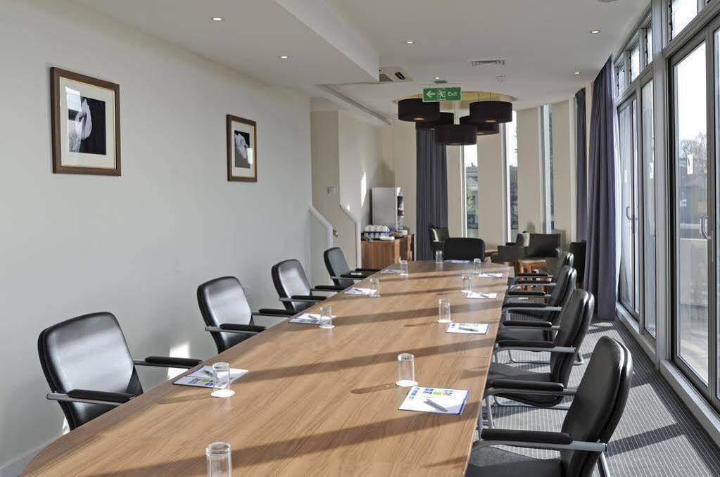 Holiday Inn Express Crewe, An Ihg Hotel Exteriör bild